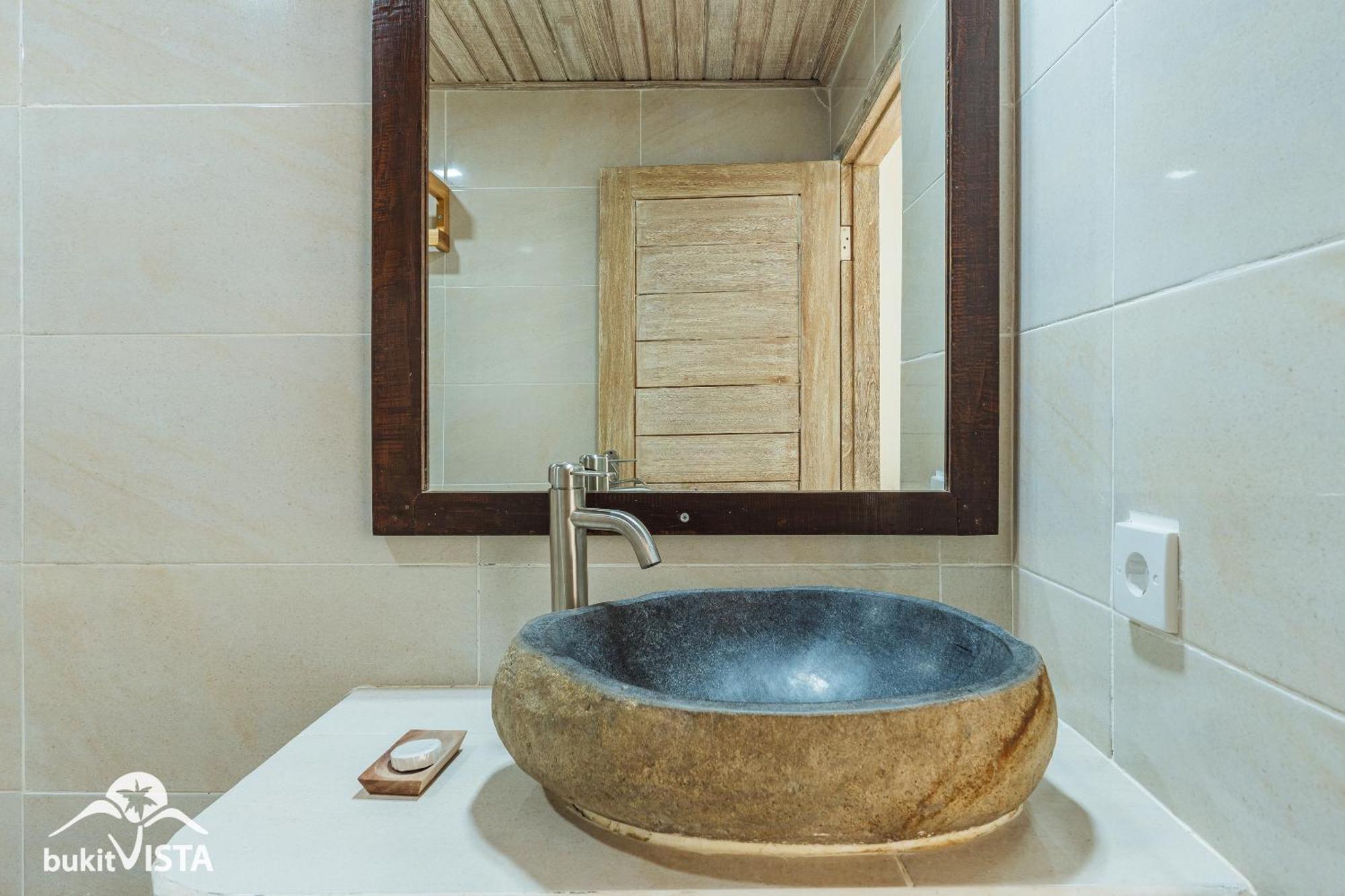 Kembang Kuning Hotel อูลูวาตู ภายนอก รูปภาพ